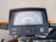 Honda CD70 2025