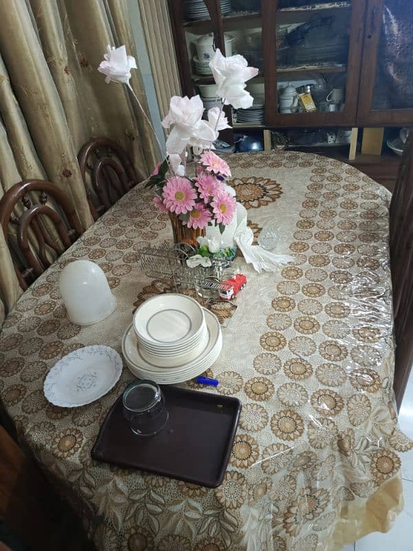 Dinning table with chairs 0