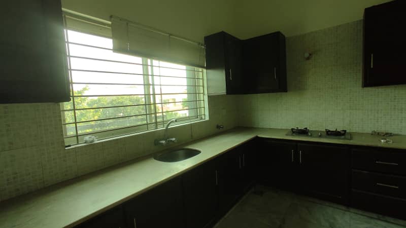 1 Kanal Upper Portion Available For Rent 19