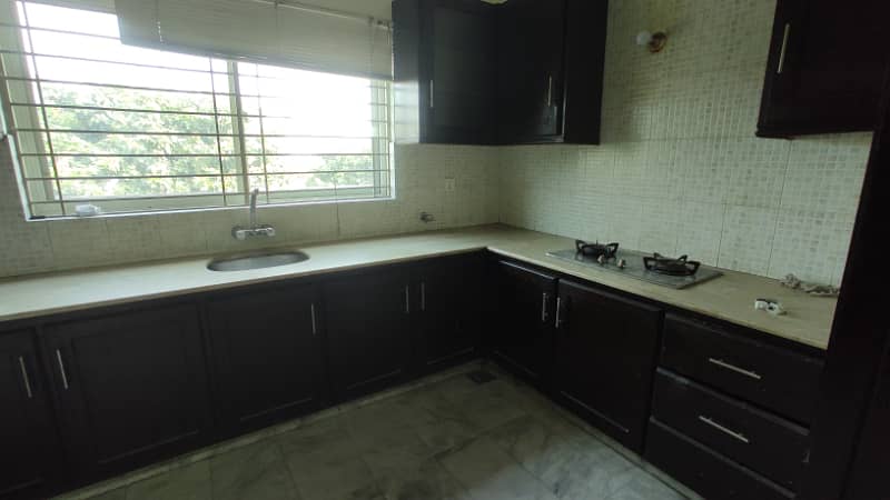 1 Kanal Upper Portion Available For Rent 20