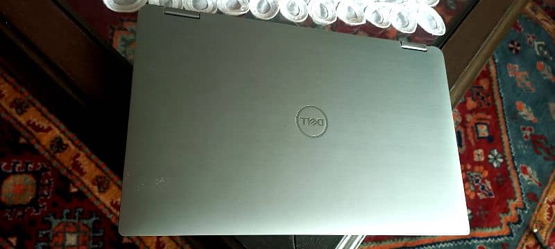 Dell Latitude 7400 2-in1 3