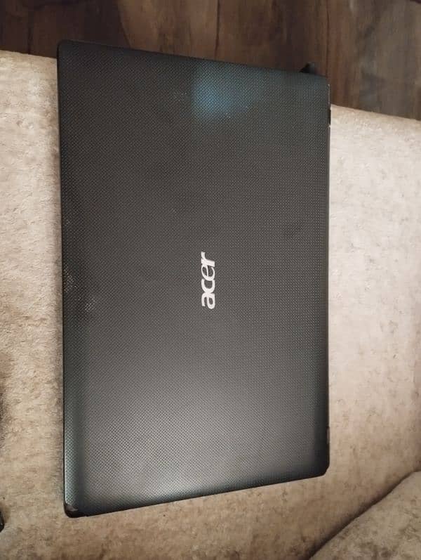 Acer laptop for sale ram 2 GB hard drive 256gb corei5 5