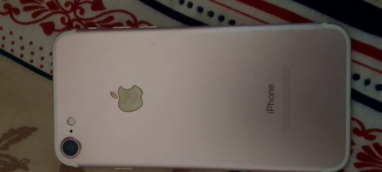 Apple iPhone 7 1