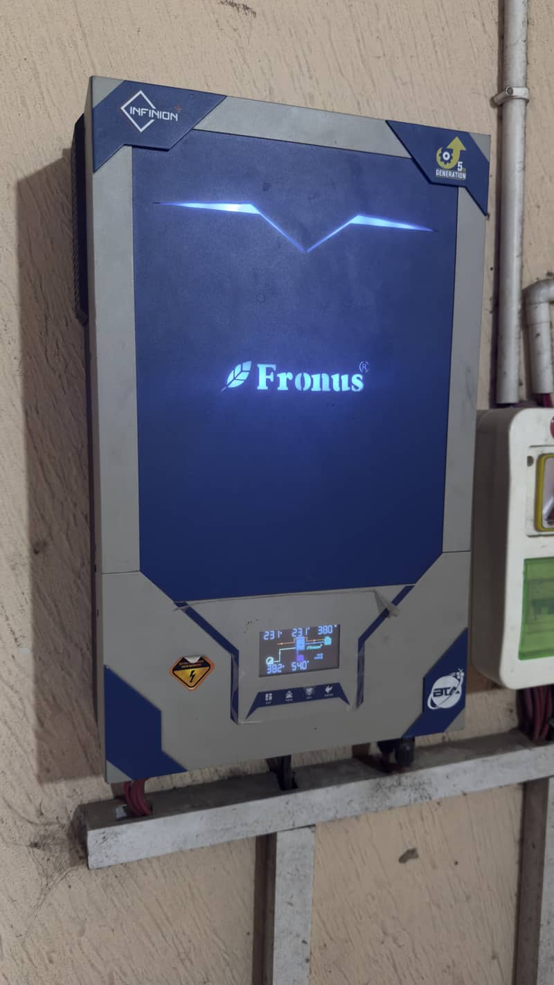 Fronus inverter 6KW + 4 batteries 0