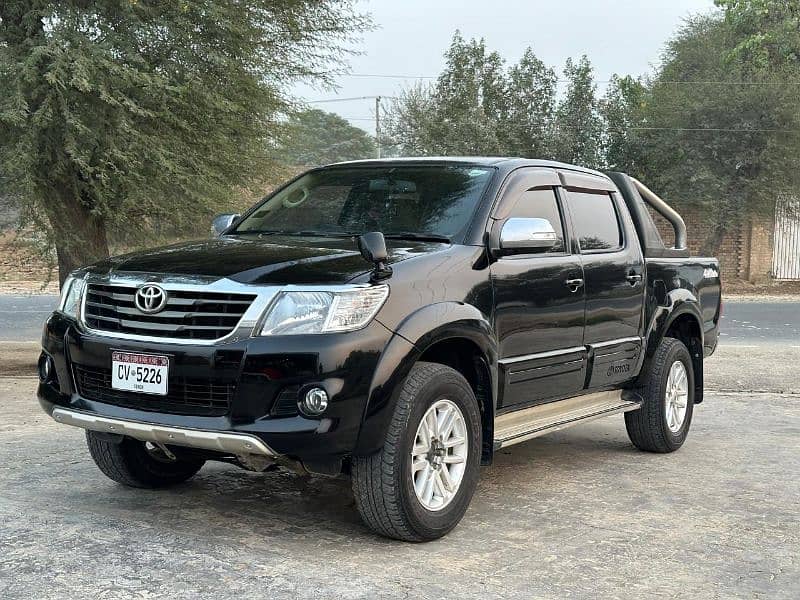 Toyota Hilux 2015 1