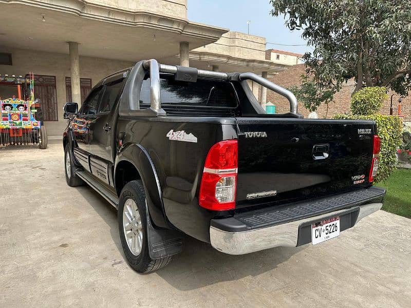 Toyota Hilux 2015 4