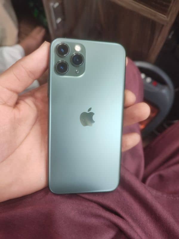 iphone 11 pro  battery 67 condition 10by 10 0