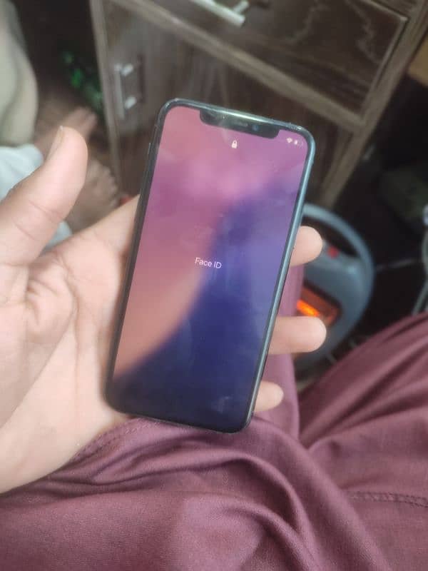 iphone 11 pro  battery 67 condition 10by 10 5