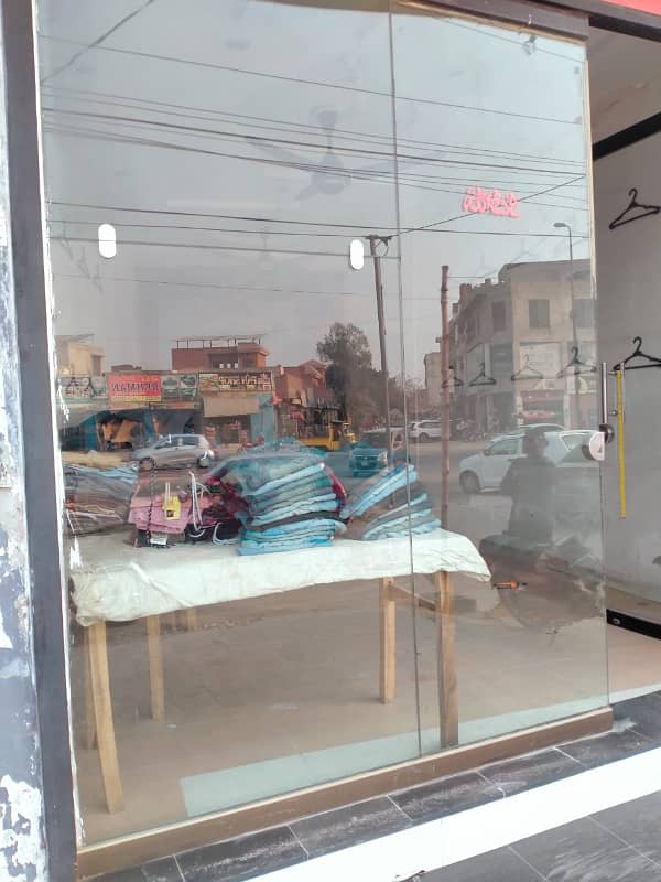 525 SQ. FT SHOP FOR RENT ON PIA MAIN BOULEVARD. ALL FACILITIES AVAILABLE. ORIGINAL PICS. 1