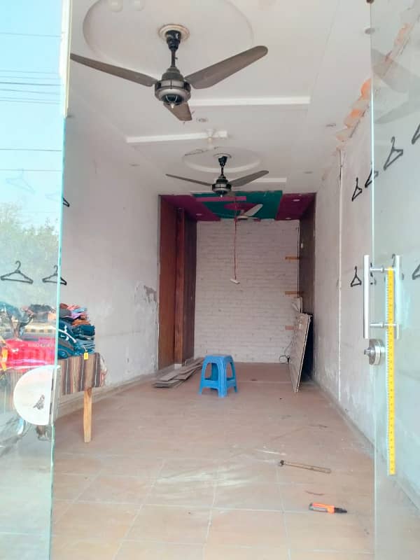 525 SQ. FT SHOP FOR RENT ON PIA MAIN BOULEVARD. ALL FACILITIES AVAILABLE. ORIGINAL PICS. 2