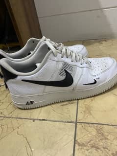 want to sell Nike Men's Air Force 1 07 LV8 Utility, Whit Size 11