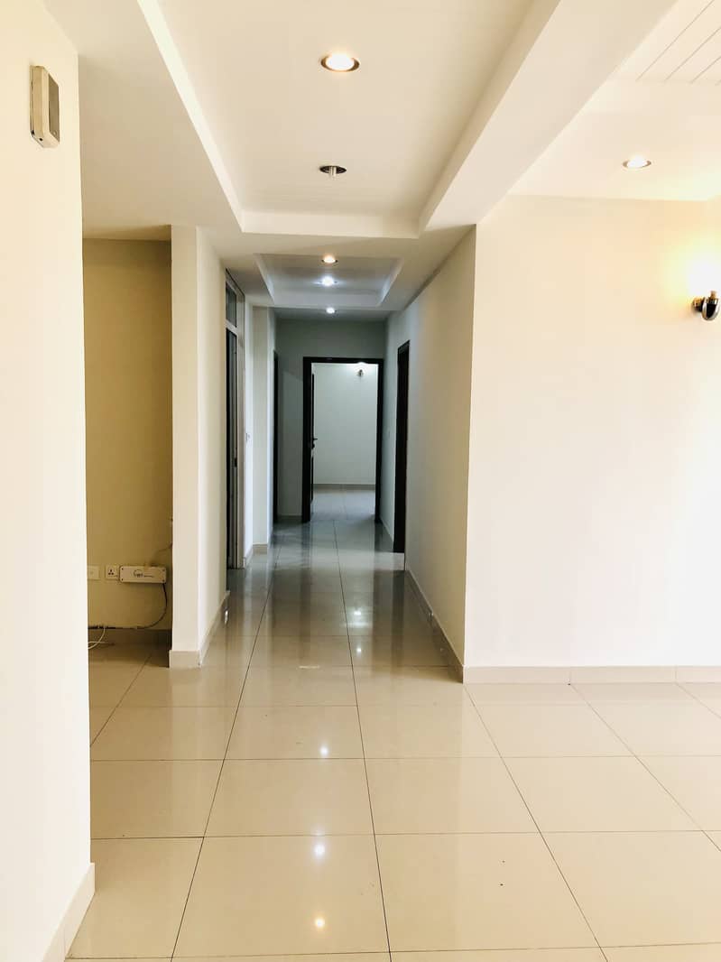 4 Bedrooms Unfurnished Apartment For Rent In F-11 Markaz 6