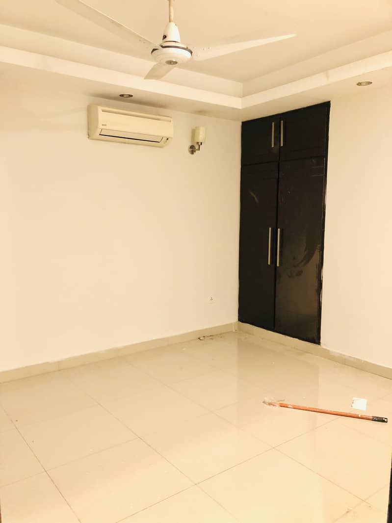 3 Bedrooms Unfurnished Apartment For Rent In Executive Heights F-11 Markaz 5