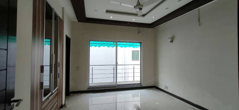 10 Marla Hot Location Brand New Beautiful House Available For Rent in DHA Phase 4, Block KK, Lahore Cantt. 7