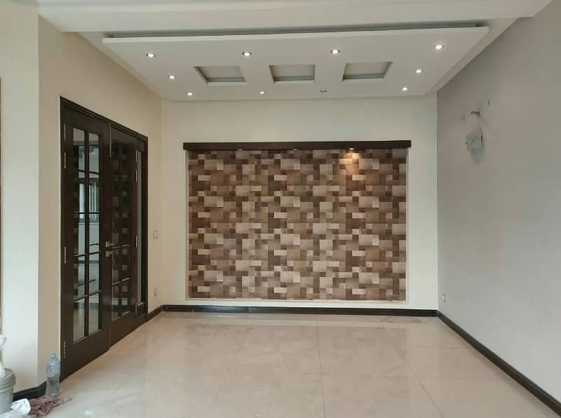 10 Marla Hot Location Brand New Beautiful House Available For Rent in DHA Phase 4, Block KK, Lahore Cantt. 13