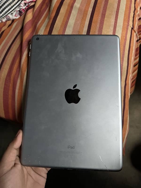 ipad 6th generation 32 gb with okk finger 1