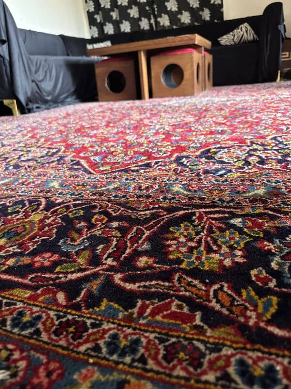 Handmade Rugs and carpet 0