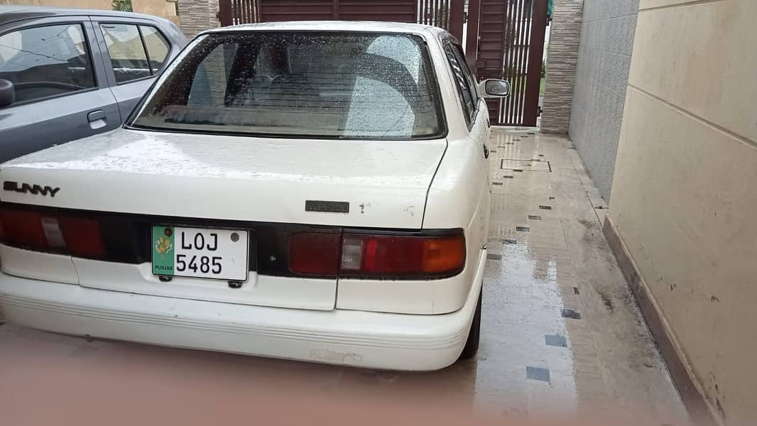 Nissan Sunny 1993 3