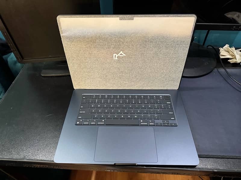 MACBOOK AIR 15.3” M3 (2024) self import USA model 12