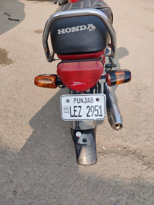 Honda CD 70 2018 3