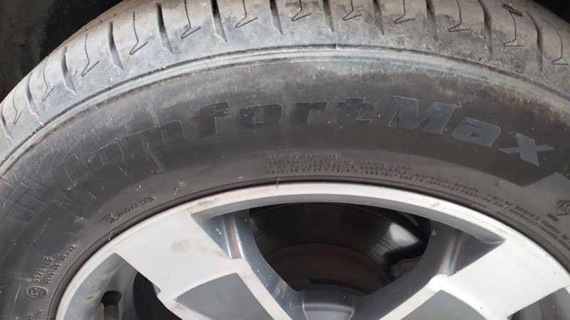 15'' Alloy Rims with brand new tyres 4