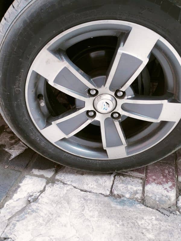 15'' Alloy Rims with brand new tyres 6