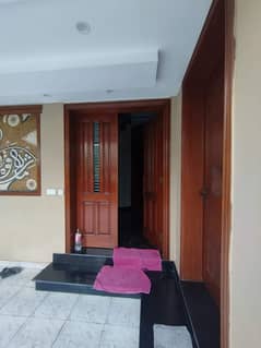 Ten Marla House For Rent in Bahria Town Lahore