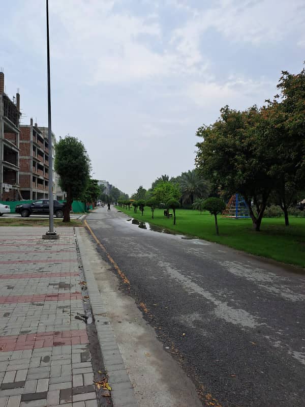 155 Sq-Ft Office on Main Canal Road Bahria Town Lahore 6