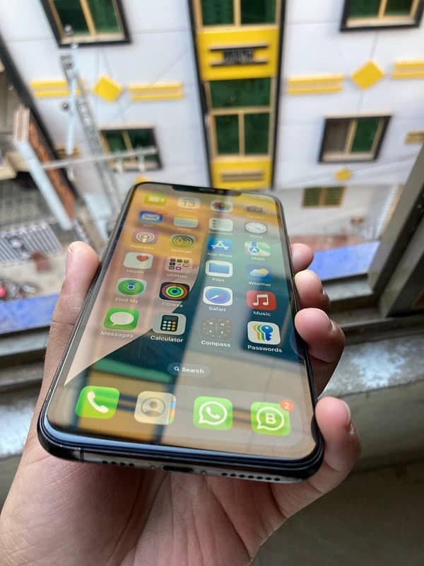 iPhone 11 Pro Max 8