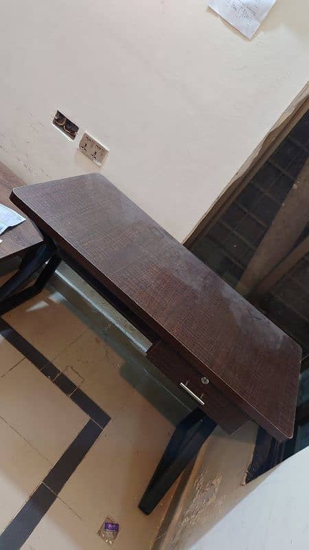 Computer table Urgent sell 0