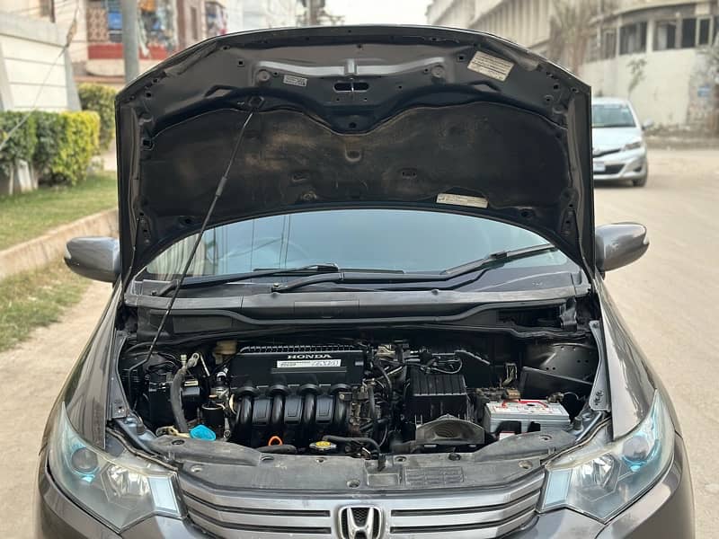 Honda Insight hybrid model 2010 registration 2013 own engine 1st owner 15