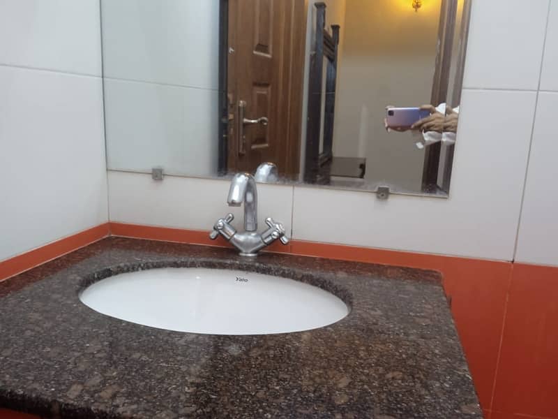 Six Marla Furnished Lower Portion in Bahria Town Lahore 1