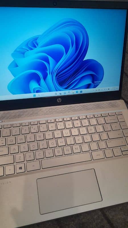 hp Elite book cor i3 /8th generation 3