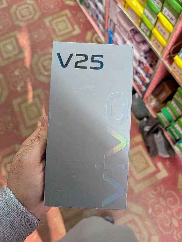 Vivo V25. . . 12/256 with box 1