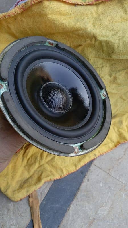 7 inch subwoofers  2 pair 4om 200 wats 3