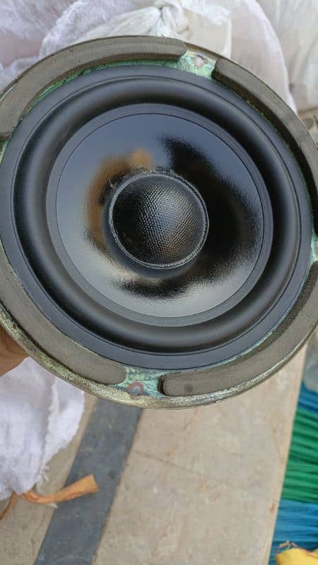 7 inch subwoofers  2 pair 4om 200 wats 5