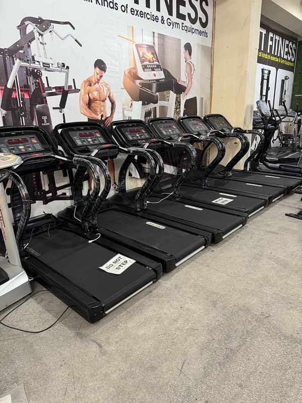 Gym Commercial Running Machines, Cycles, Ellipticals, Spin Bikes 0