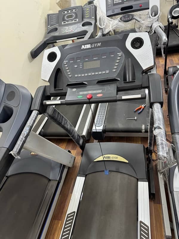 Gym Commercial Running Machines, Cycles, Ellipticals, Spin Bikes 13