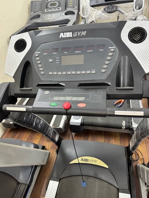 Gym Commercial Running Machines, Cycles, Ellipticals, Spin Bikes 15