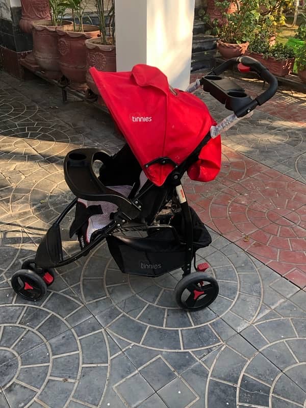 Roburst and Aerodynamic Shape Branded Pram 0