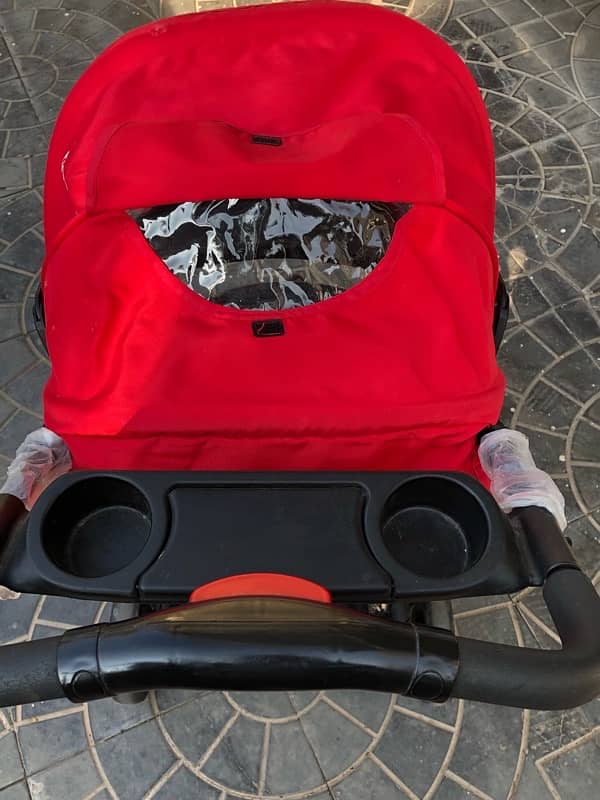 Roburst and Aerodynamic Shape Branded Pram 2