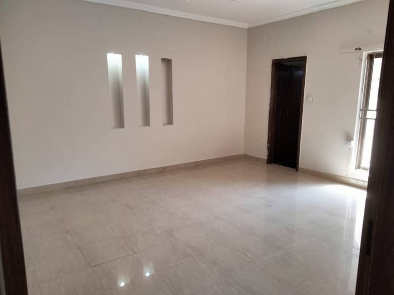 3 MARLA FIRST FLOOR 1 BED ATACH BATH TV LOUNCH KITCHEN 4