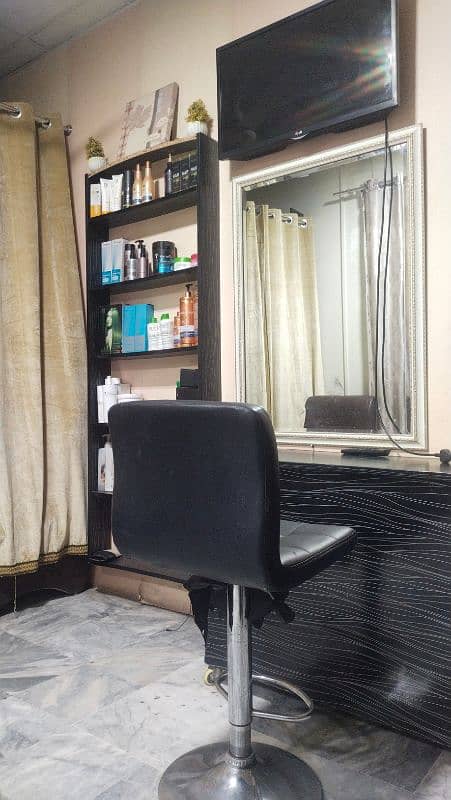 salon for sale 11