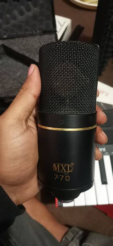 MXL 770 Studio Microphone 5