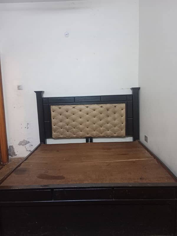 Wooden Bed in very reasonable price 0