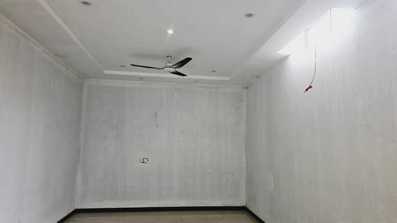 Prime Commercial Opportunity 2 Marla Building In City Housing Jhelum 4