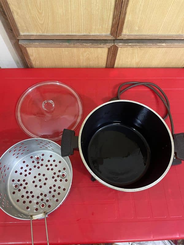 General Electric 2.0 Litre ElectricDeepFryer, Imported 1