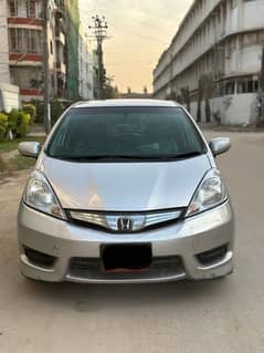 Honda fit shuttle hybrid  Model  2012 reg 2014  full original paint