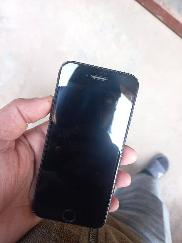 iphone 7 with box pta approved 0