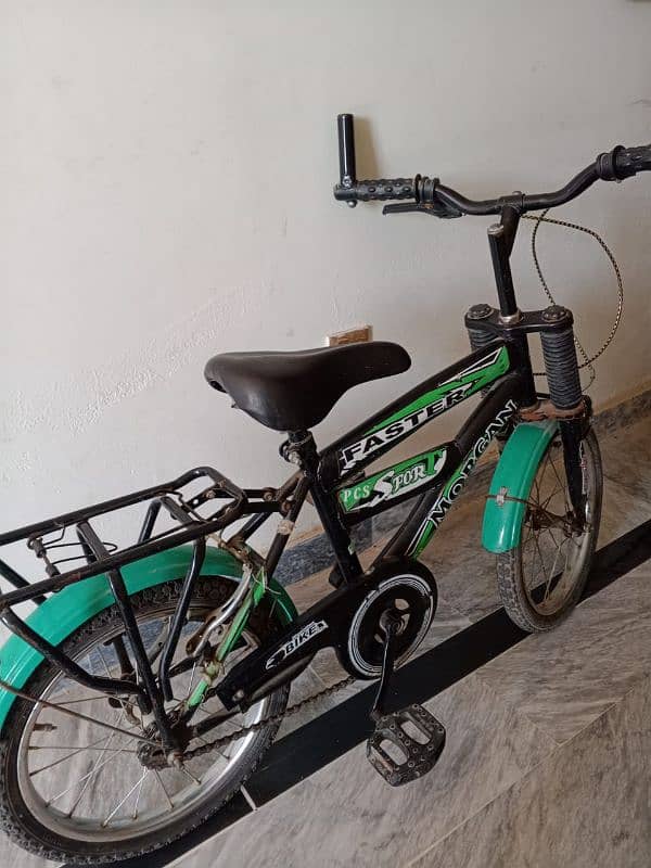 mountain cycle used for just 1 month. . selling bcz of not in use. . . 1